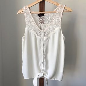Lulumari White Lace Tank with front tie. Medium